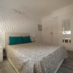 https://apartamento-una-habitacion-supercentrico.hotelsinnerja.org