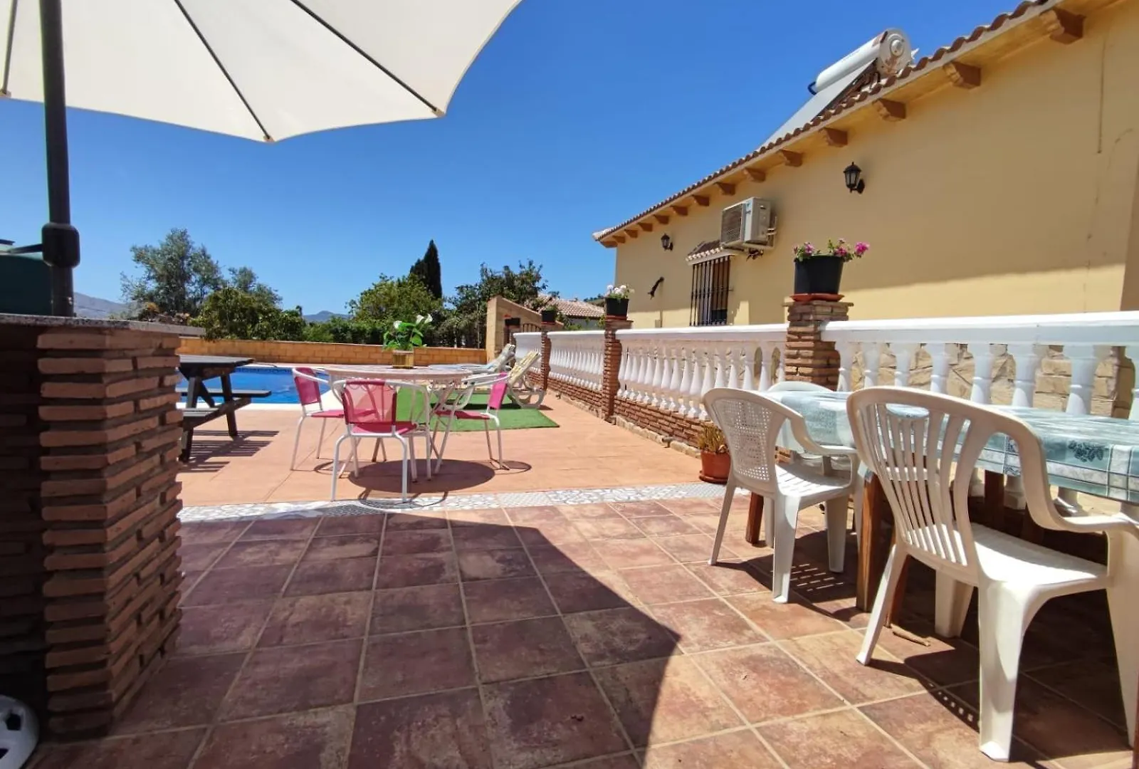 Los Olivos Málaga 0*,  España